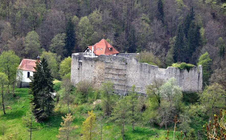Ruine Niedergundelfingen, Germany